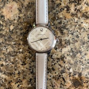 Burberry Women's Round Diamond Quartz Watch